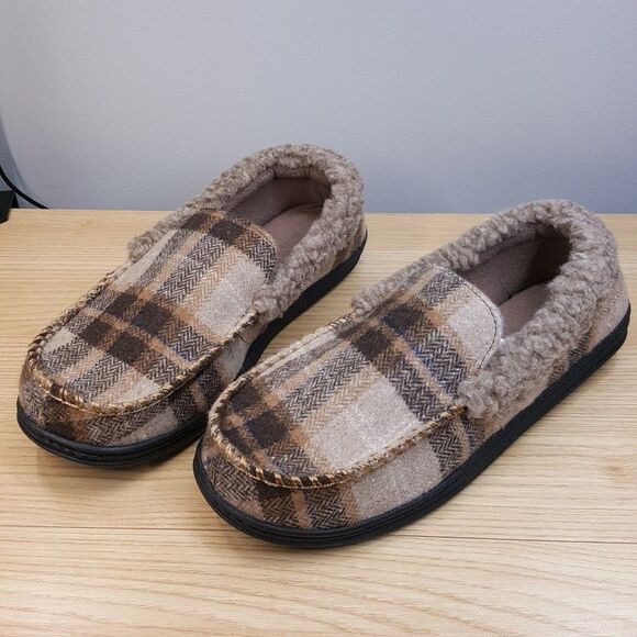 ISOTONER Slippers Mens Size 11 12 Tan Plaid Slip On Plush Lined Gel Memory Foam